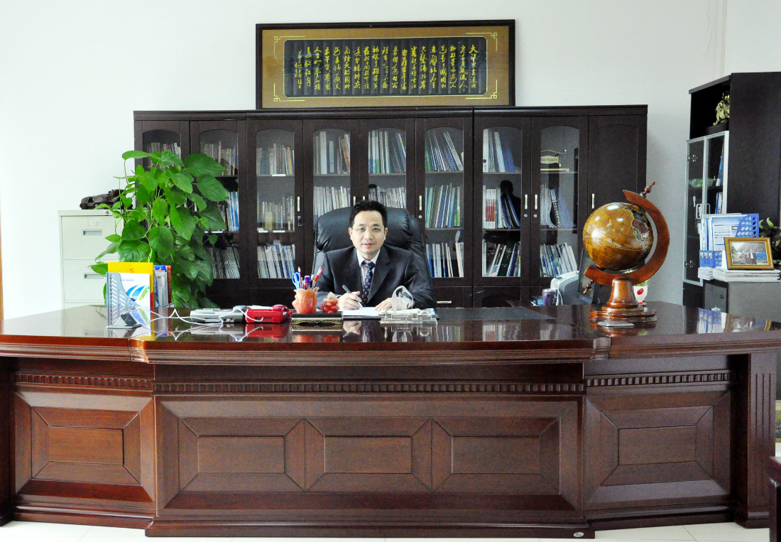 恒通源總經(jīng)理萬榮群先生 恒通源總經(jīng)理萬榮群先生